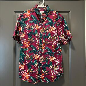 Floral Hawaiian short sleeve button up Size S NWOT